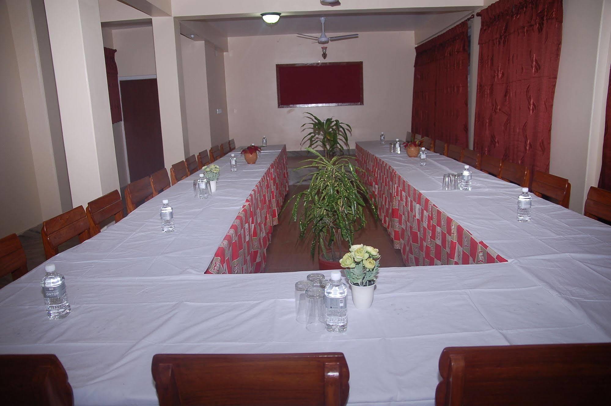 Hotel Asia Pokhara Ngoại thất bức ảnh
